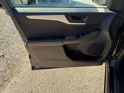 Used 2022 Ford Escape SE w/ Cold Weather Package image 23