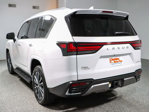 Used 2024 Lexus LX 600 4WD w/ Interior Upgrade Package image 9