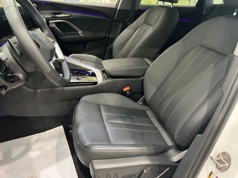 Used 2025 Audi Q5 Premium w/ 19" Wheel Package AWD/4WD image 8