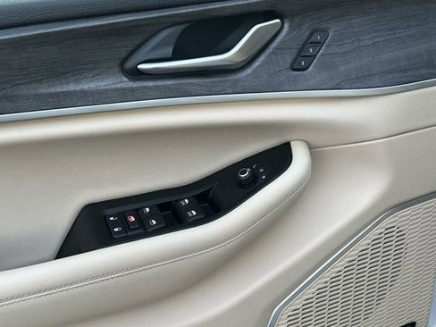 Used 2023 Jeep Grand Cherokee 4WD 4xe w/ Luxury Tech Group II image 14