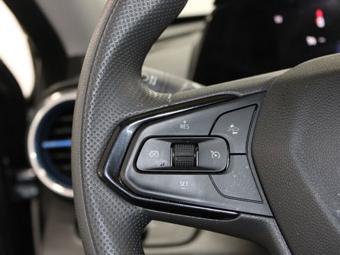 Used 2025 Chevrolet Trax LT image 26