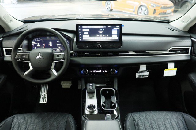 New 2026 Mitsubishi Outlander SEL FWD image 19