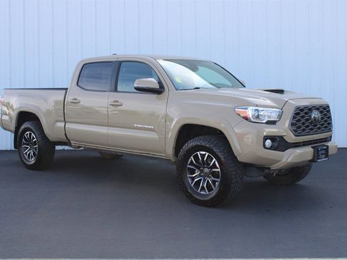 Used 2020 Toyota Tacoma TRD Sport w/ Technology Package AWD/4WD image 1