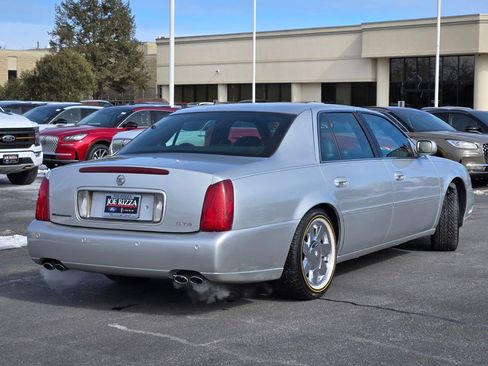 Used 2000 Cadillac De Ville DTS w/ Safety/Security Pkg image 10