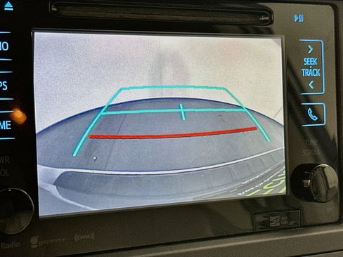 Used 2016 Toyota Sienna XLE w/ XLE Navigation Package FWD image 22