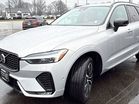 Certified 2025 Volvo XC60 B5 Plus image 6