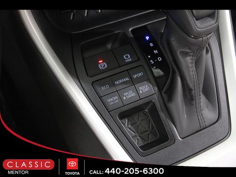 Certified 2025 Toyota RAV4 LE AWD/4WD image 15