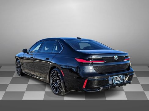 Used 2025 BMW 740i xDrive image 4