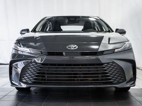 Used 2025 Toyota Camry LE image 2