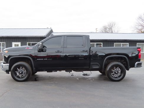 Used 2024 Chevrolet Silverado 3500 LT w/ Safety Package image 3