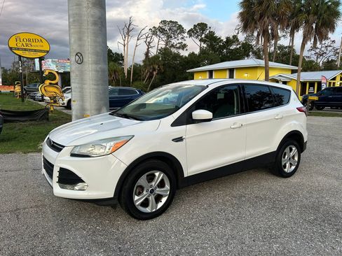 Used 2016 Ford Escape SE FWD image 2