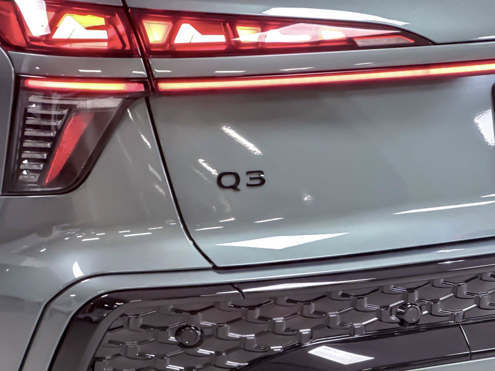 New 2026 Audi Q3 quattro 2.0T AWD/4WD image 26