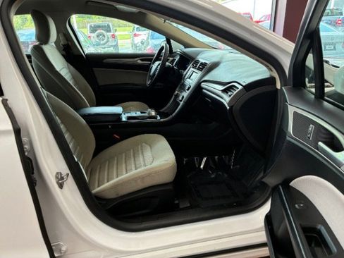 Used 2018 Ford Fusion S image 23