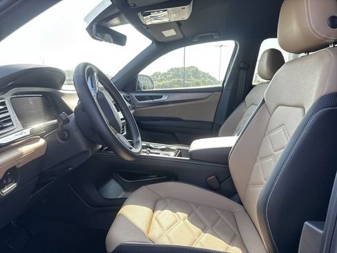 Used 2026 Volkswagen Atlas Cross Sport SE FWD image 12