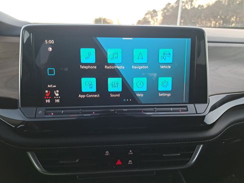 Certified 2024 Volkswagen Atlas SE image 22