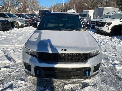 Used 2023 Jeep Grand Cherokee Trailhawk AWD/4WD image 3