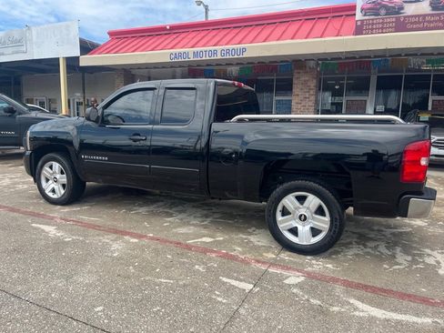 Used 2007 Chevrolet Silverado 1500 LTZ w/ EZ-Lift Tailgate Package image 12