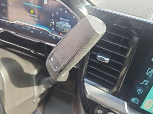 Used 2022 Chevrolet Silverado 1500 LT RWD image 16