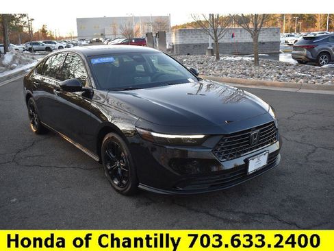 Certified 2025 Honda Accord SE image 1