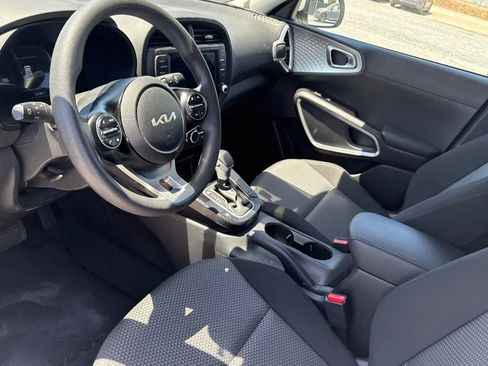 Used 2025 Kia Soul LX FWD image 14