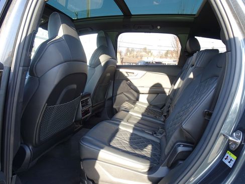 Certified 2023 Audi SQ7 Premium Plus w/ Executive Package image 12