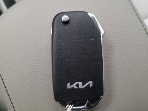 Used 2025 Kia Soul S image 32
