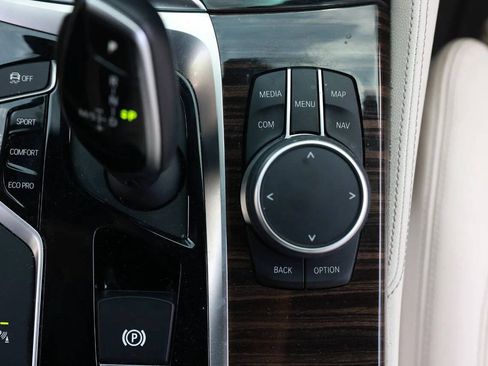 Used 2020 BMW 540i w/ M Sport Package RWD image 26