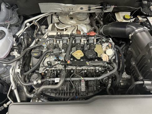 Used 2025 Volkswagen Atlas SEL Premium R-Line image 11