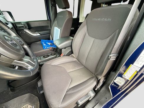 Used 2013 Jeep Wrangler Unlimited Rubicon w/ Connectivity Group AWD/4WD image 13