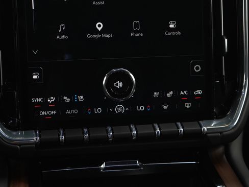 Used 2025 GMC Yukon XL Denali AWD/4WD image 21