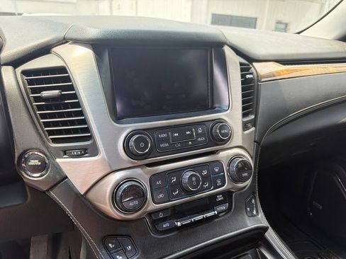 Used 2017 GMC Yukon Denali w/ Open Road Package RWD image 32