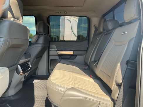 Used 2025 Ford F350 Platinum w/ Platinum Plus Package AWD/4WD image 14