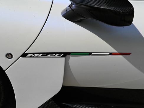 Used 2023 Maserati MC20 Coupe RWD image 19