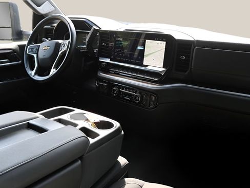 Used 2025 Chevrolet Silverado 2500 LT w/ Convenience Package AWD/4WD image 18