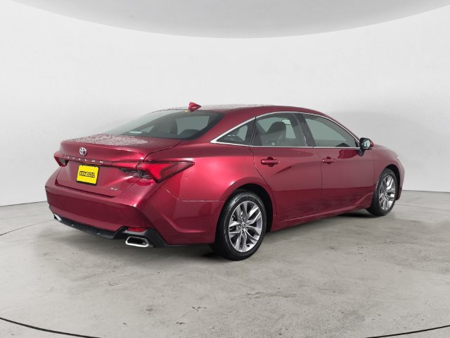 Used 2022 Toyota Avalon XLE FWD image 5