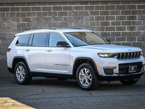 Used 2023 Jeep Grand Cherokee L Limited image 2