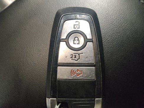 Used 2022 Ford Explorer XLT RWD image 32