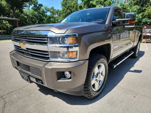 Used 2015 Chevrolet Silverado 2500 High Country w/ High Country Premium Package AWD/4WD image 3