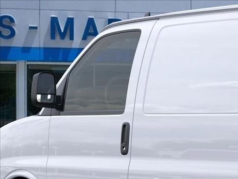 New 2025 Chevrolet Express 2500 w/ Enhanced Convenience Package RWD image 12