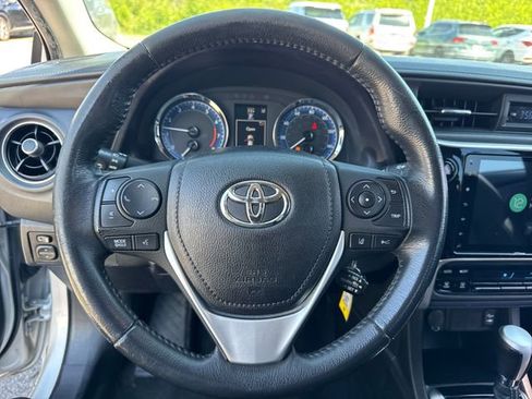 Used 2019 Toyota Corolla SE FWD image 18