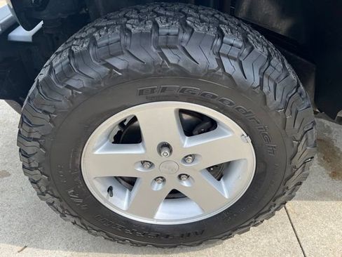 Certified 2018 Jeep Wrangler Unlimited Sport S AWD/4WD image 9