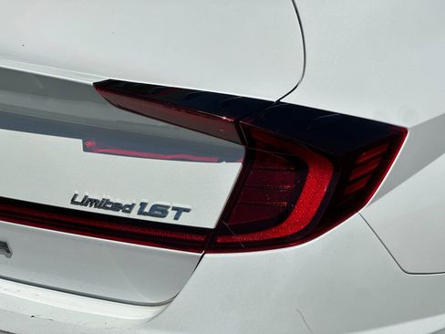 Used 2021 Hyundai Sonata Limited image 25