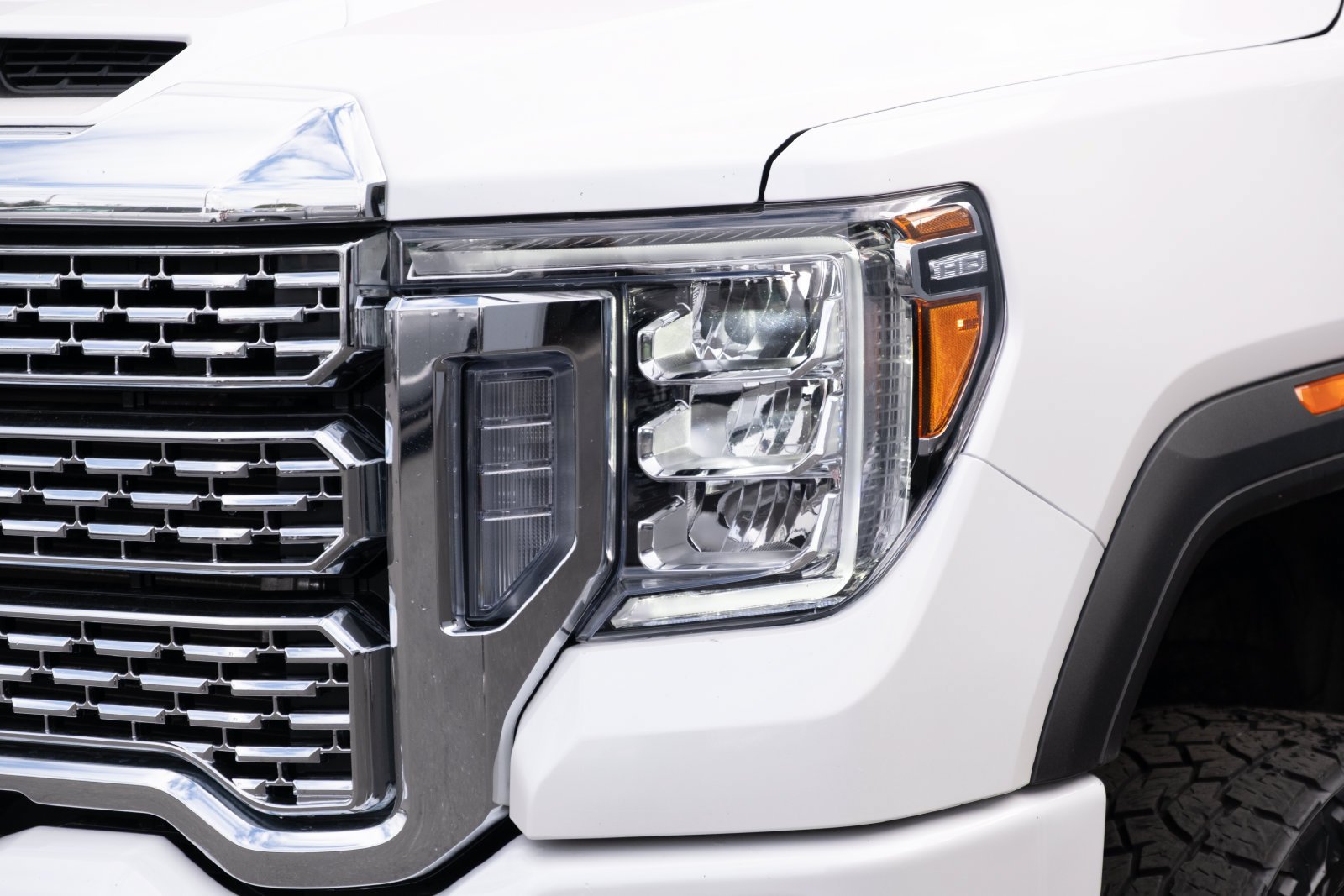 Used 2023 GMC Sierra 3500 Denali w/ Denali Ultimate Package AWD/4WD image 26