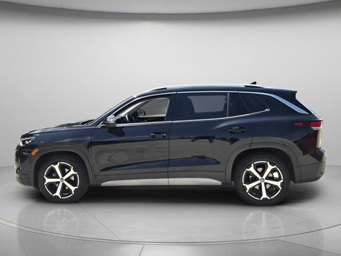 Certified 2026 Volkswagen Tiguan SE FWD image 3