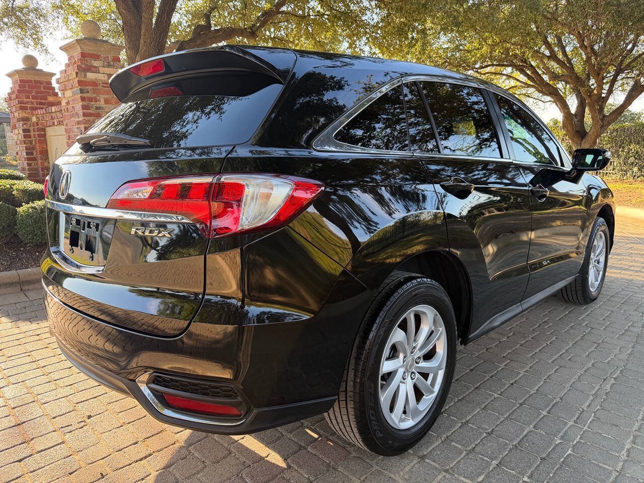 Used 2017 Acura RDX w/ Technology Package FWD image 4