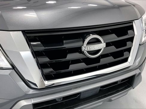 Used 2022 Nissan Armada SV w/ SV Appearance Package image 37