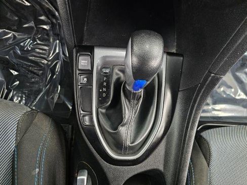 Used 2019 Hyundai Veloster 2.0 image 19