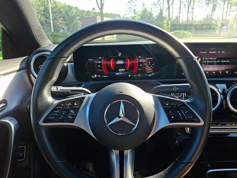 Used 2025 Mercedes-Benz CLA 250 4MATIC image 19