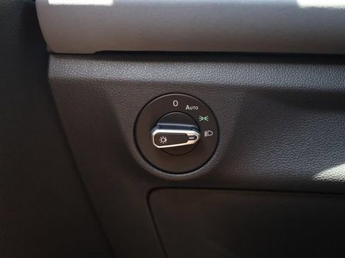 New 2026 Volkswagen Jetta SE FWD image 17