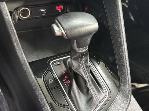 Used 2022 Kia Niro LXS FWD image 34